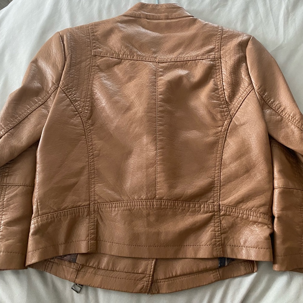 Leather Jacket! - Picture 3 of 4